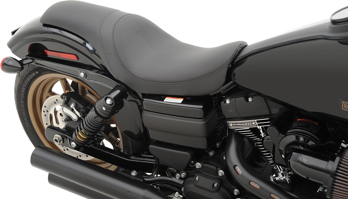 Predator Smooth Leather 2-Up Seat Black Low 3/4" - For 06-17 HD Dyna - Click Image to Close