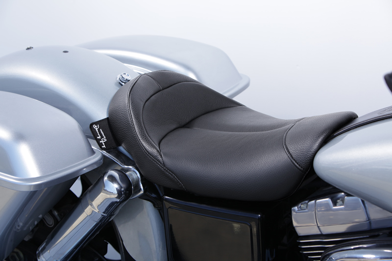 Minimal IST Solo Leather Seat For 06-10 Harley Dyna Models - Click Image to Close