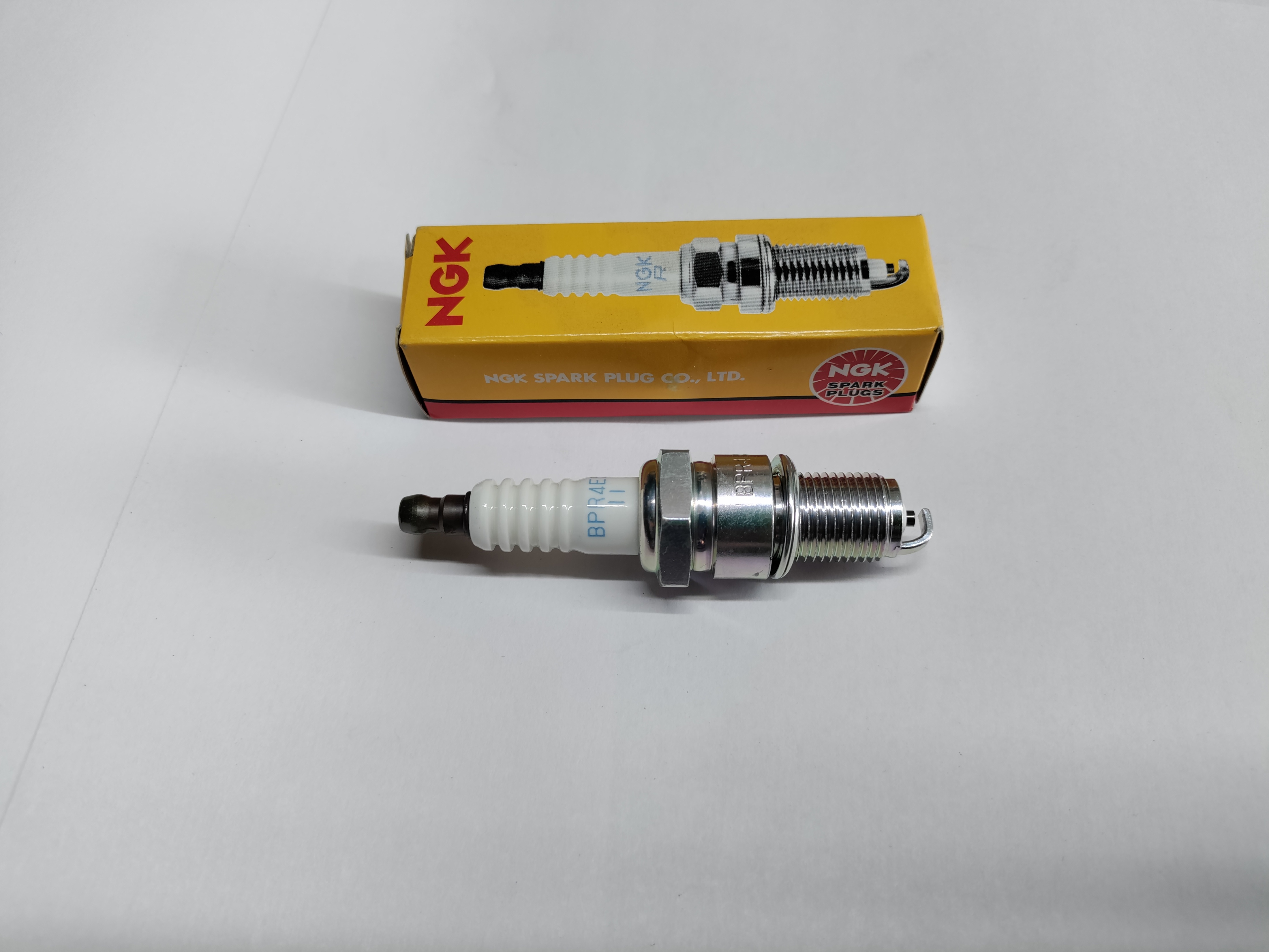 BPR4ES-11 Spark Plug - Click Image to Close