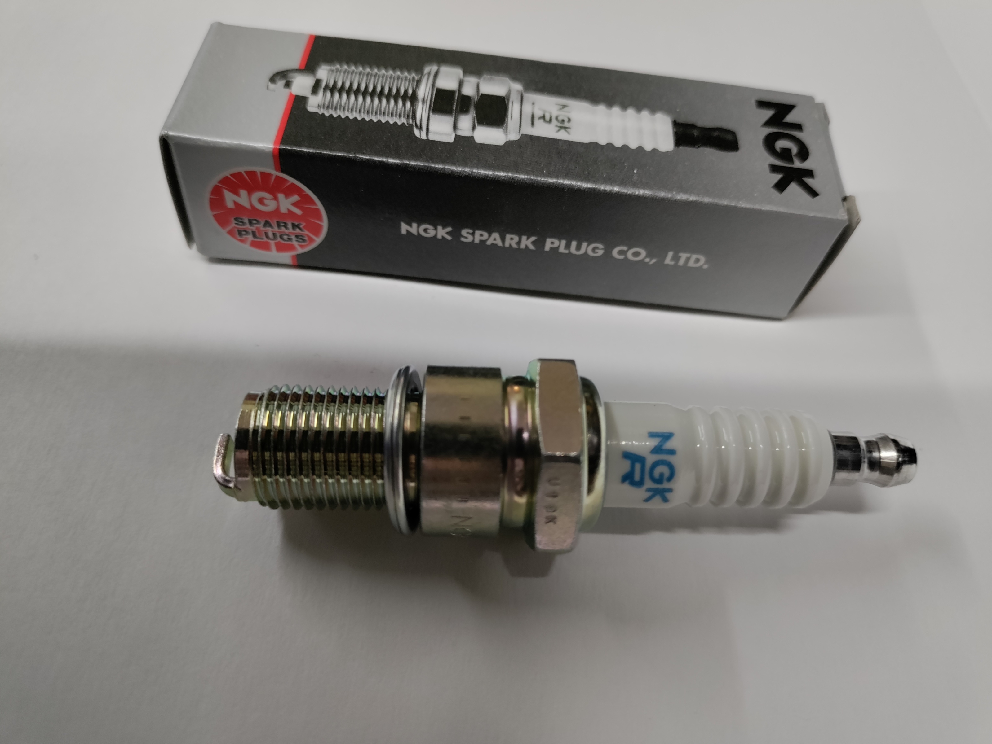 BR6ES Spark Plug - Click Image to Close