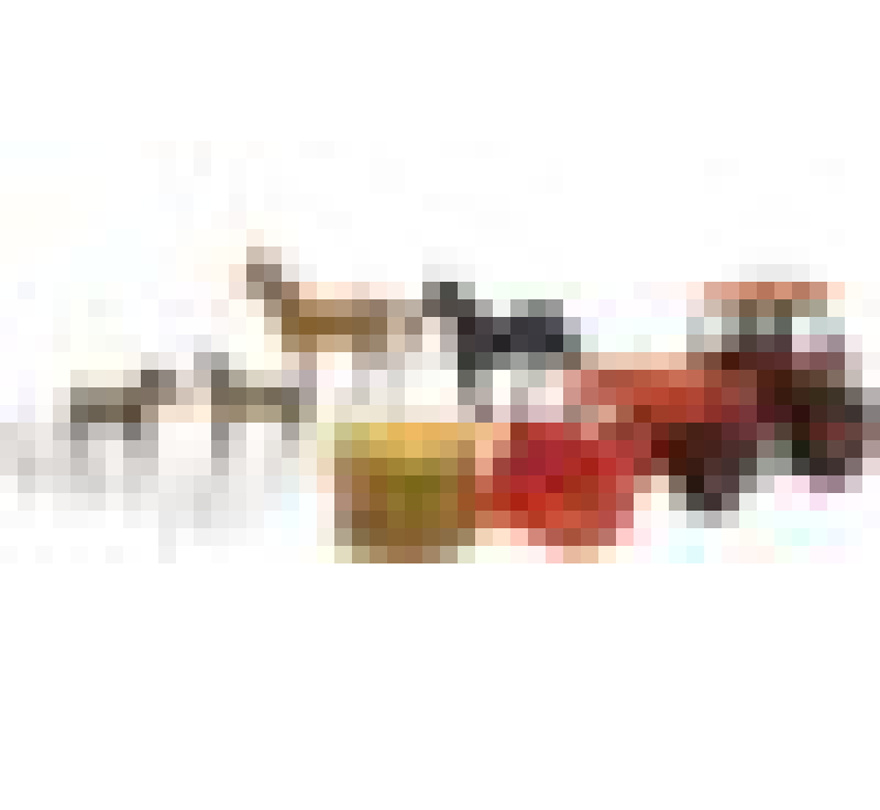 Kubota Farm Tractor Set with Horses, Fences and Haybale/ Scale - 1:32 - Click Image to Close