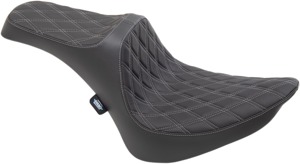 Predator Double Diamond Vinyl 2-Up Seat Black/Silver - For FLST FXST