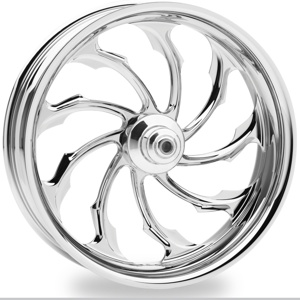 18 x 5.5 Trike Wheel Torque RT - Chrome